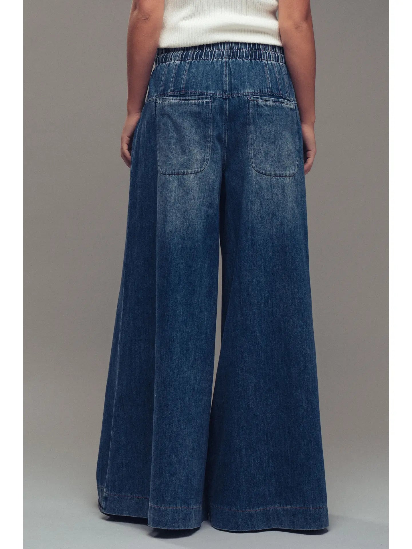 Pleated Jeans